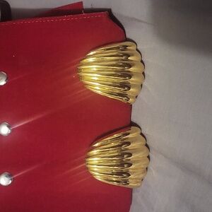 Seashell statement earrings